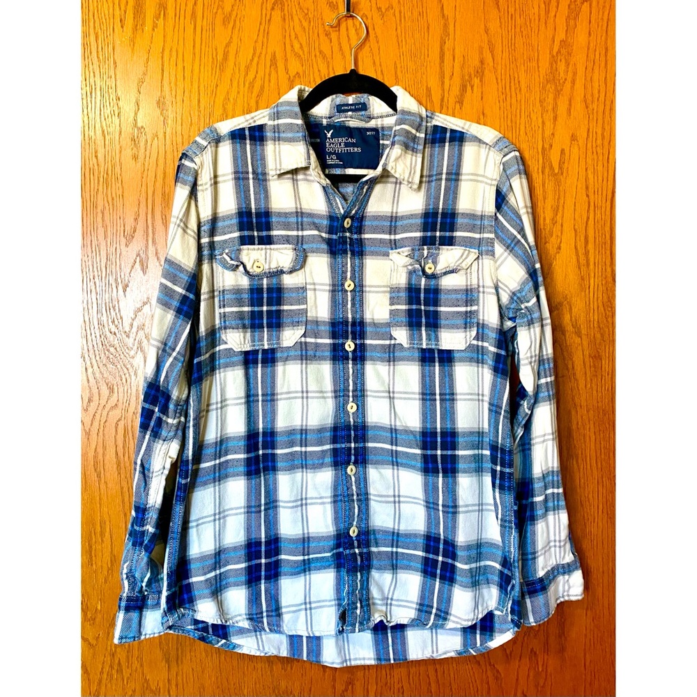 American Eagle Men’s Blue & White Plaid Flannel Athletic Fit size Large